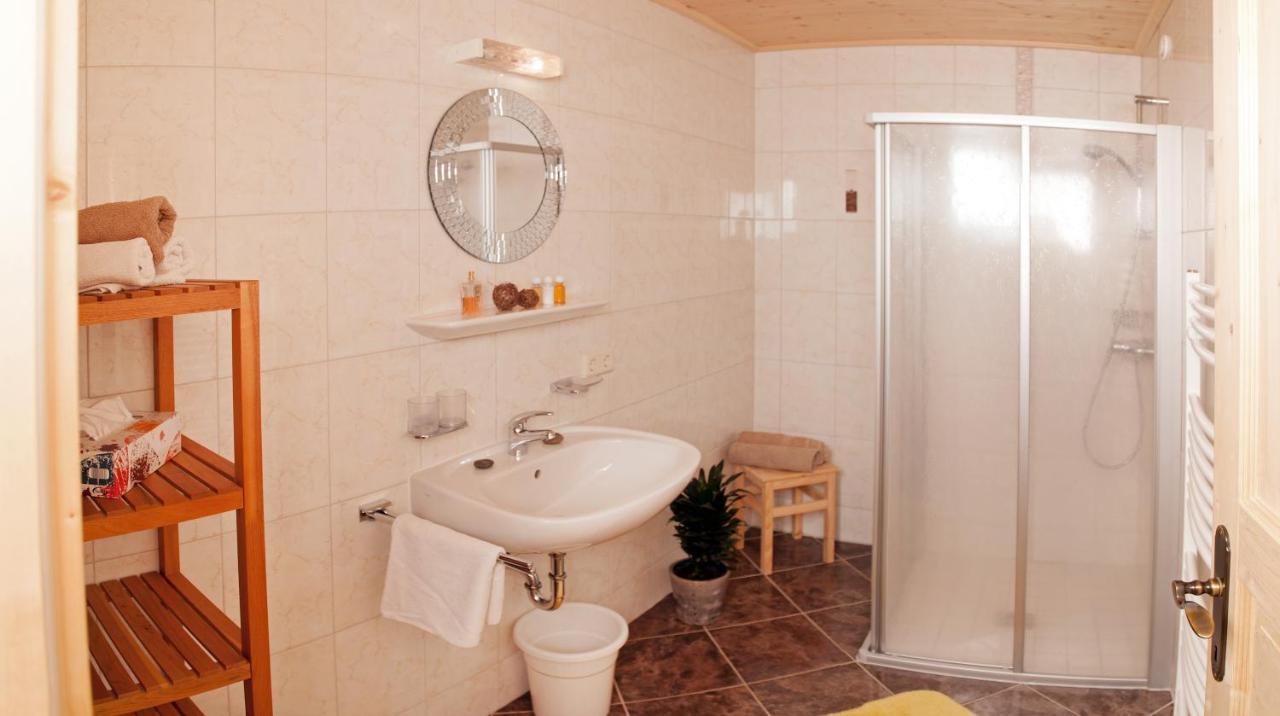 Schiestl's Landhaus Mayrhofen Zimmer foto